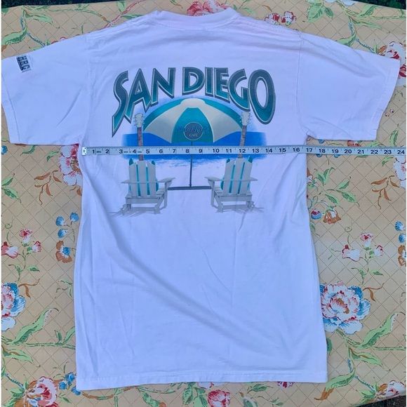 🎸Hard Rock Cafe San Diego CA 🏝️ Guitars in Paradise 🏝️ Vintage Graphic Tee 🎸 - Picture 7 of 12